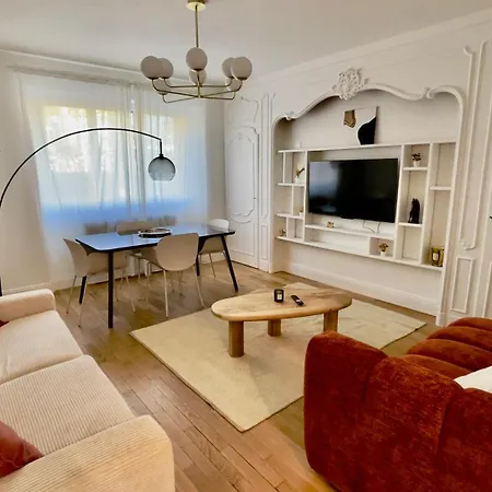 Le Richebourg - Place Wilson, Centre