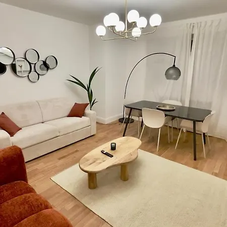 Le Richebourg - Place Wilson, Centre Apartment