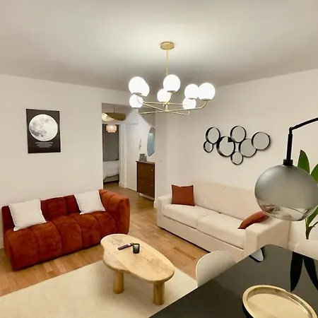 Le Richebourg - Place Wilson, Centre Apartment *