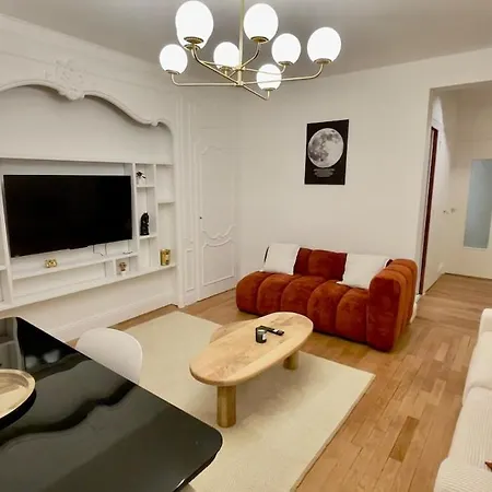 Le Richebourg - Place Wilson, Centre *