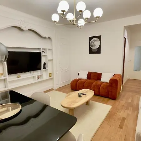 Le Richebourg - Place Wilson, Centre Apartment *