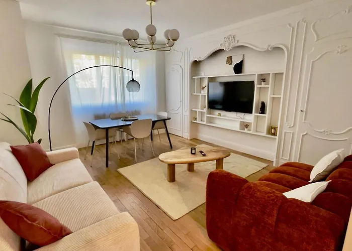 Le Richebourg - Place Wilson, Centre