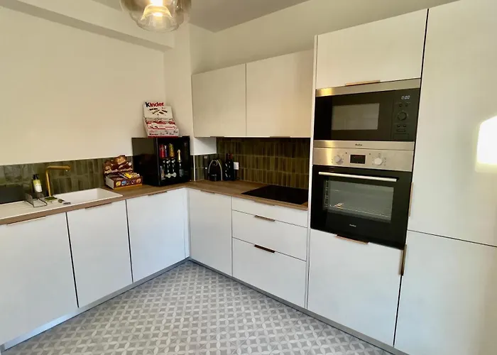 Le Richebourg - Place Wilson, Centre *